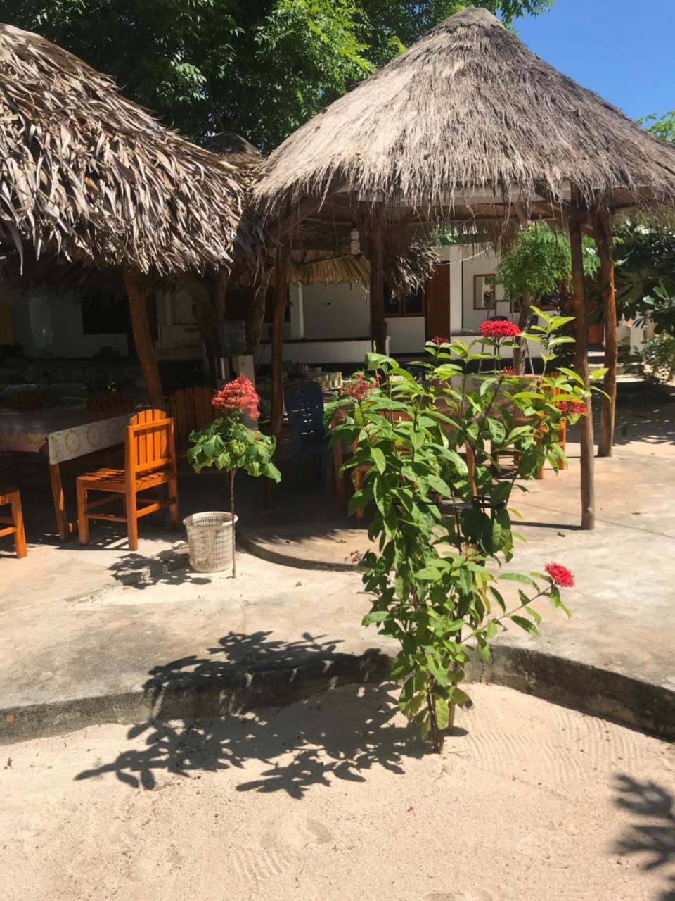 Ova Baluk Bungalow Nembrala Luaran gambar